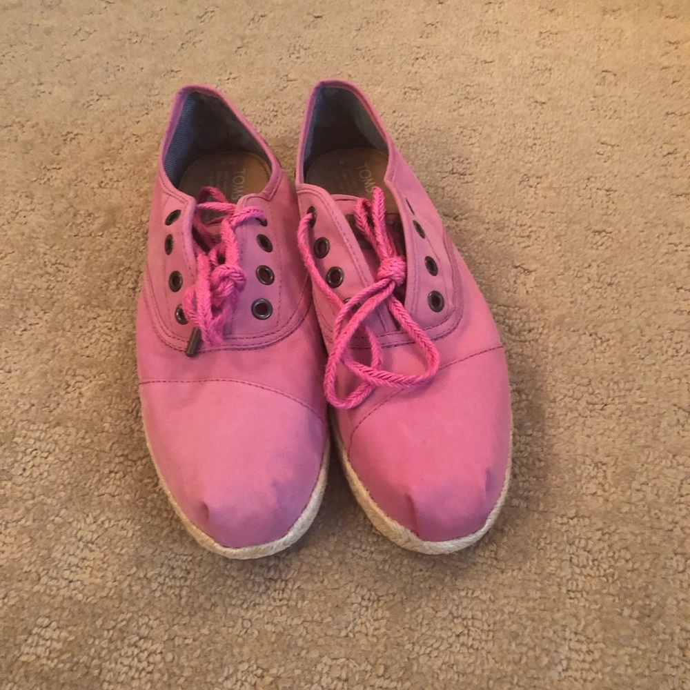 Toms